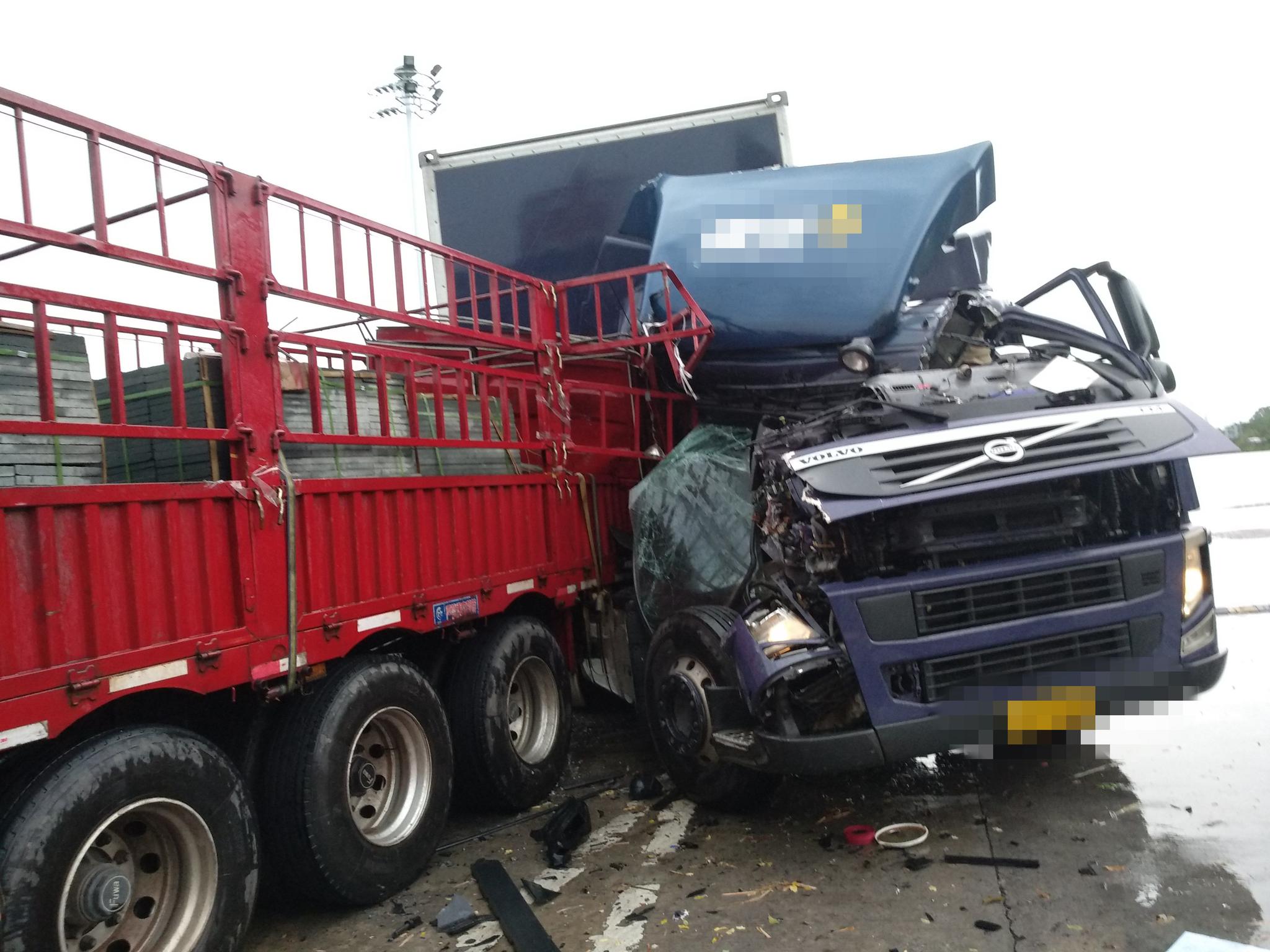 雨中刹车失灵重庆一男子睡梦中逃过生死劫难