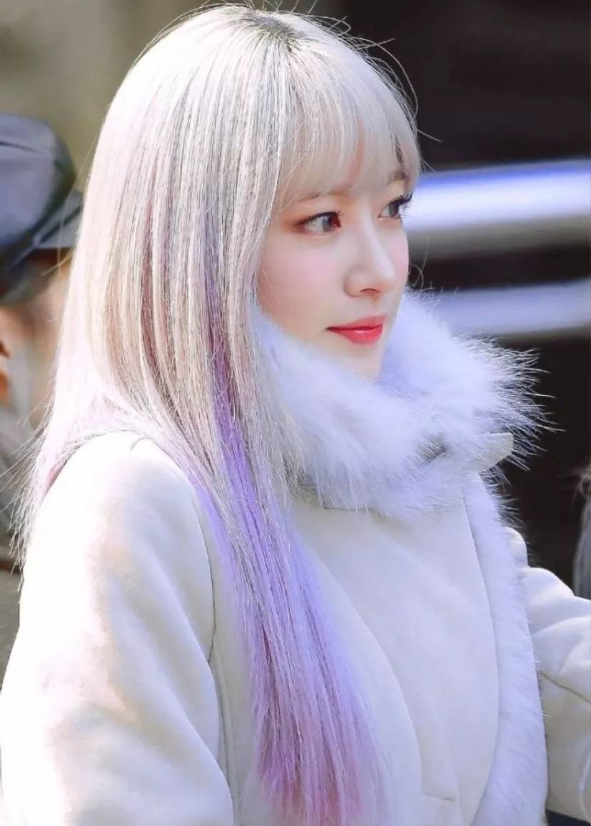 人间花仙子iu蓝发回归你准备好尝试入秋新发色了吗