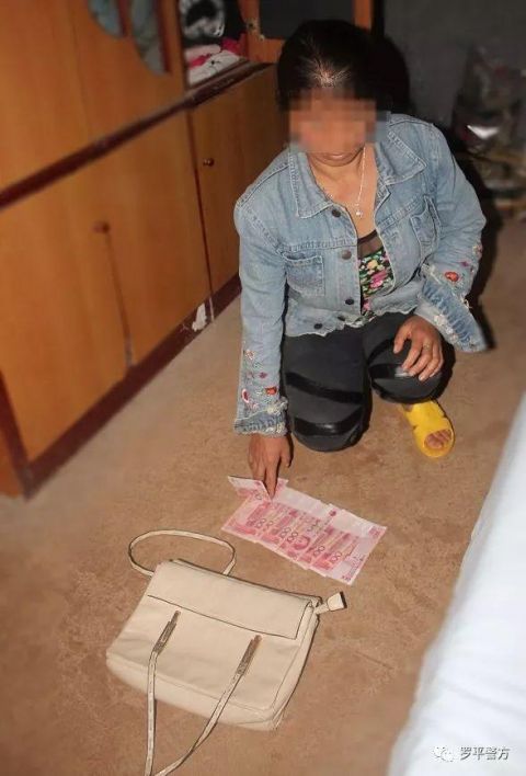 一妇女趁邻居无人在家,入室盗窃1300元!|现金|入室盗窃|邻居_新浪网