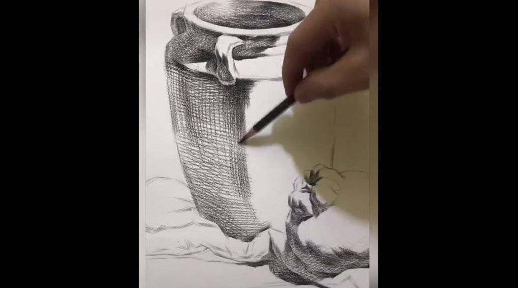 线条在画素描绘画中是非常重要的,线的表现方式灵活多样