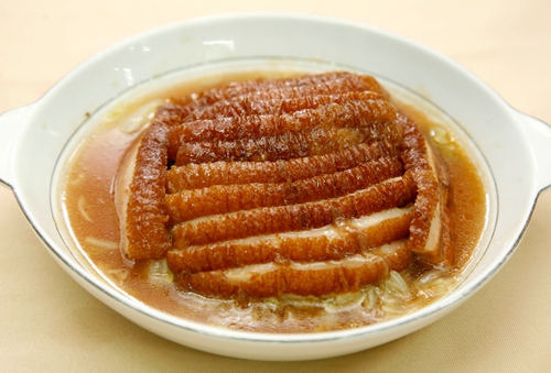 扒肉条凤眼丸子焦溜丸子糖醋鱼块香酥鸭猪肉扒一直以来,勺园西餐厅的