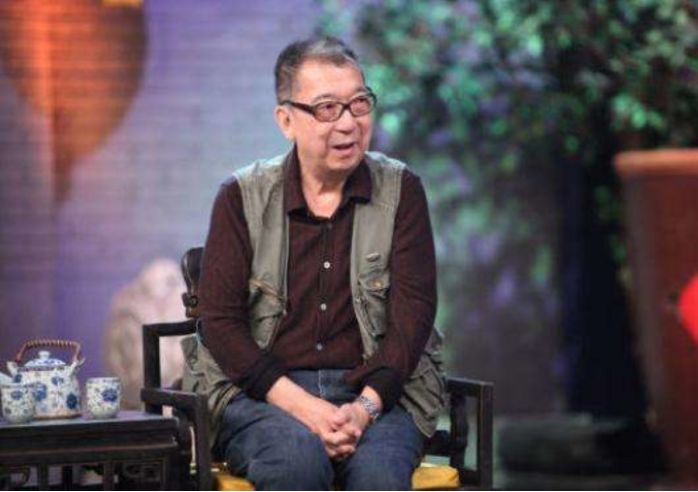 郭宝昌从16岁开始,郭宝昌就动手写起了家族往事,然而3次原稿被毁,历经