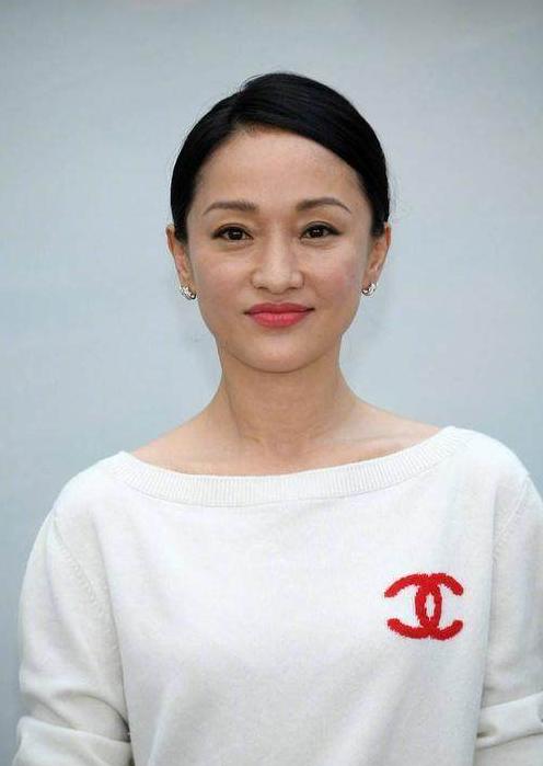 当年那个周迅最终还是老了呀!可大部分网友都支持她这样