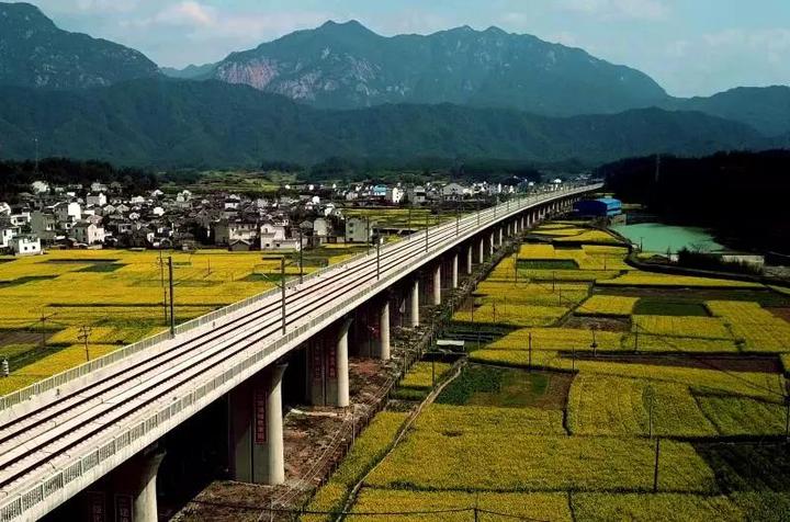 第一条杭黄铁路通车在即第二条杭黄铁路又已在规划中