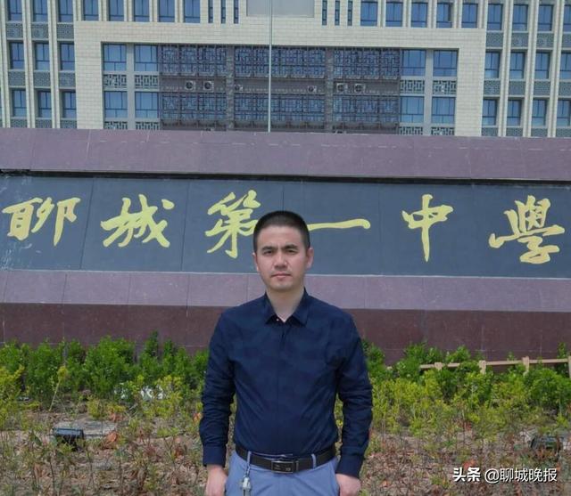 王吉国老师王吉国,聊城一中新校区高二英语教师兼备课组长,班主任,在