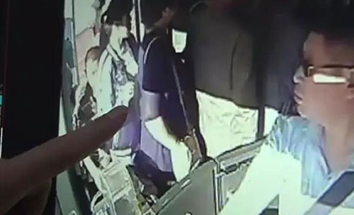 印尼高速公路发生连环车祸致8人死亡