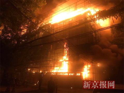 垂杨柳北里小区发生火灾 暂无人员伤亡