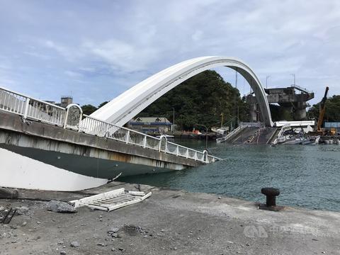 退欧乱局更乱 英国首相约翰逊飞返伦敦面对议会冷眼