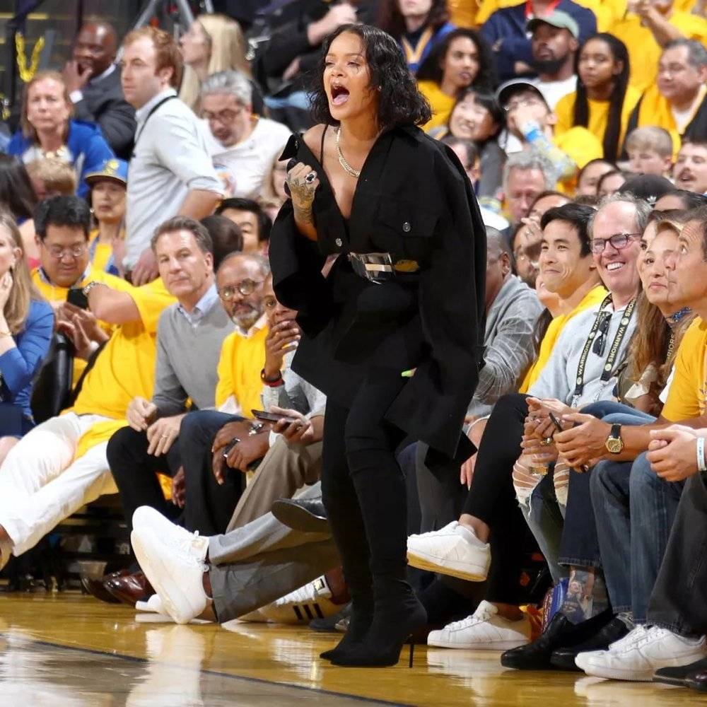 蕾哈娜频繁出现在NBA的赛场边