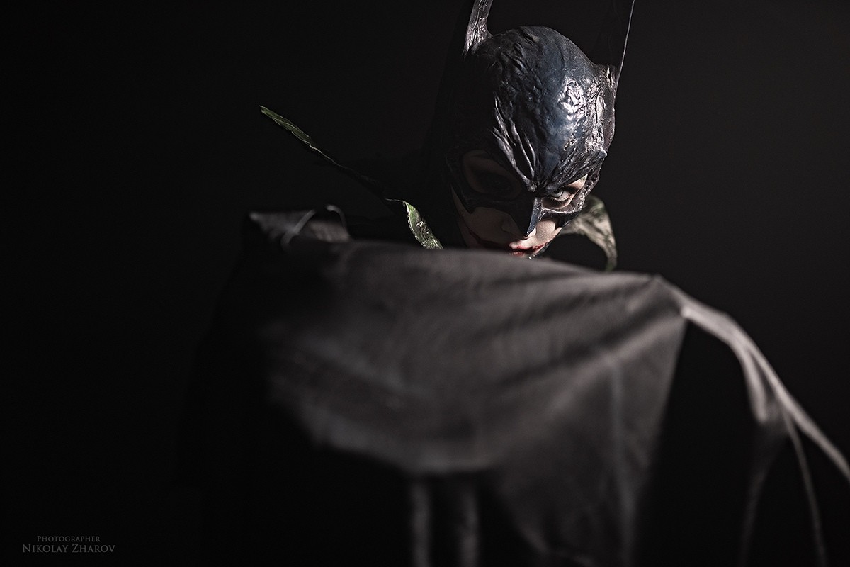 国外妹子cos狂笑之蝠美图 帅气潇洒却又妖艳疯癫