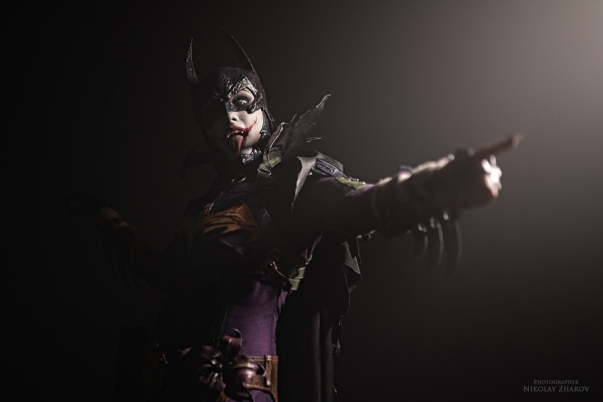 国外妹子cos狂笑之蝠美图 帅气潇洒却又妖艳疯癫