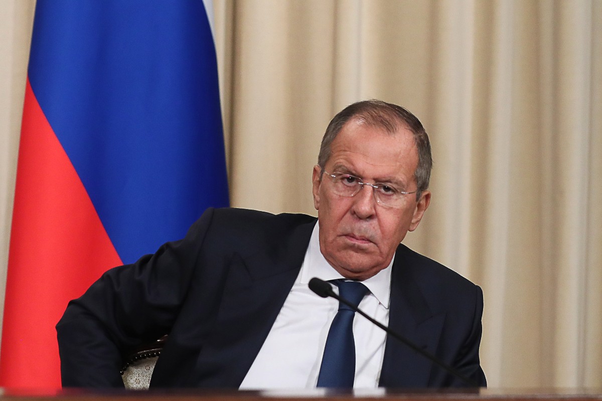 "我们留下军队只是为了石油!