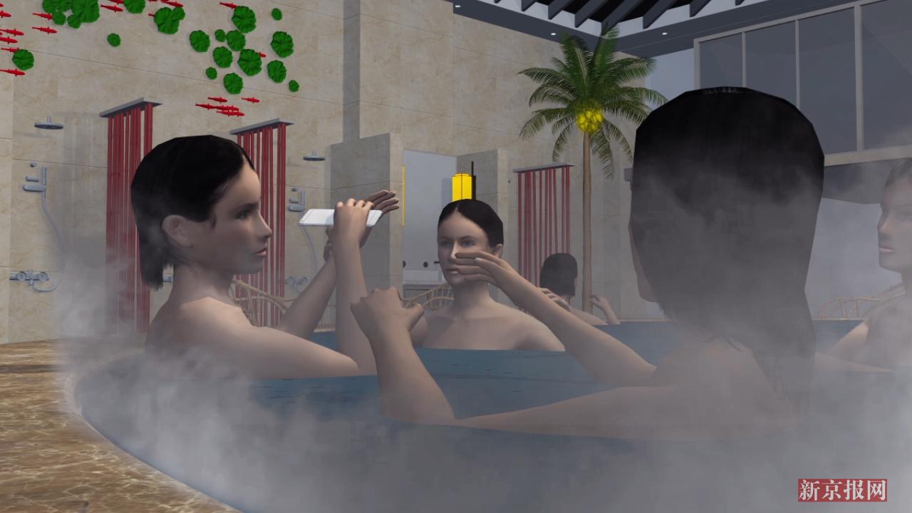 3月19日,江苏宝应一公共浴室里,阿梅(化名)在洗澡时忽然拿着手机对