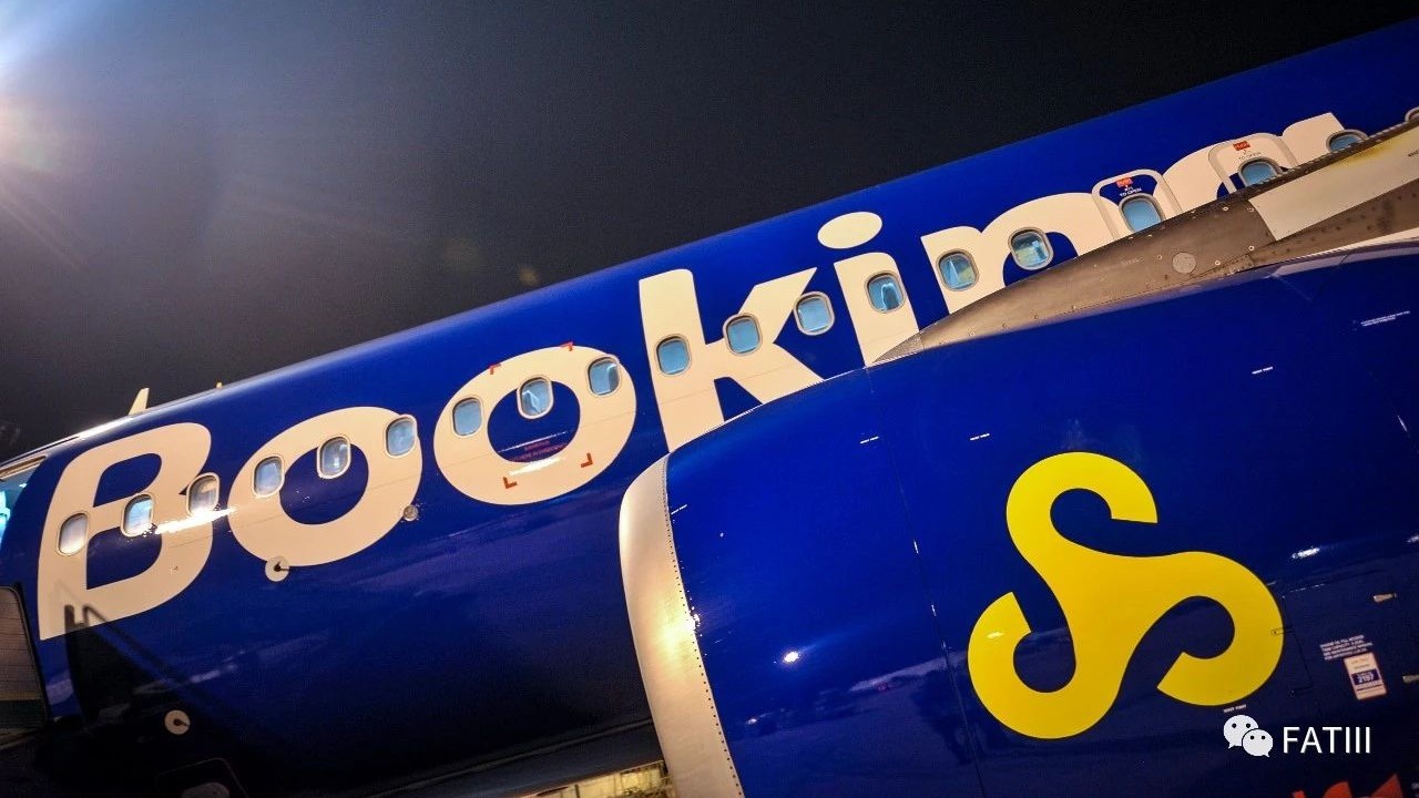 Booking缤客和春秋航空合作喷了一架彩绘,还有帅气的机长助阵|春秋航空|缤客|机长