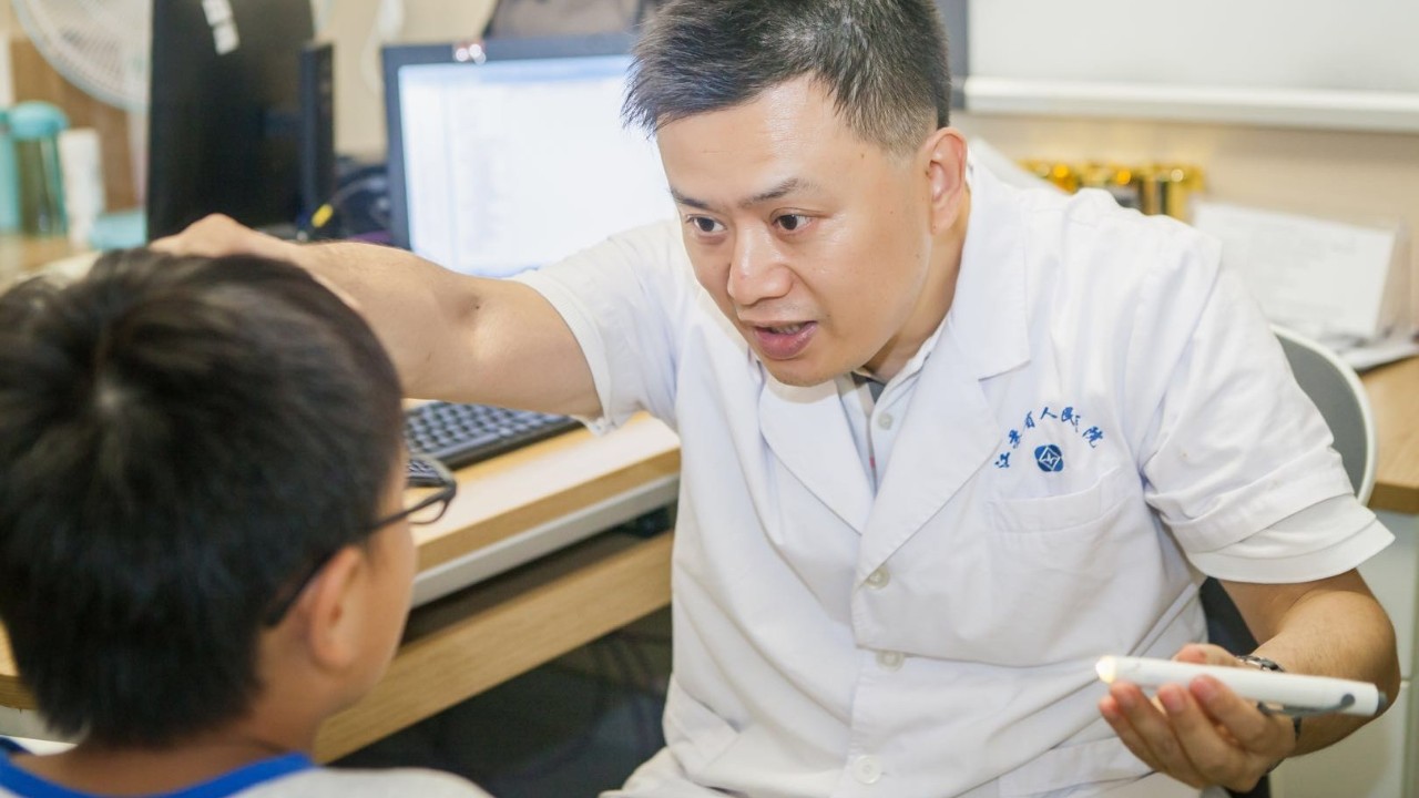 大咖来了|省人医刘虎教授:教室不存在防近视的"黄金座位"