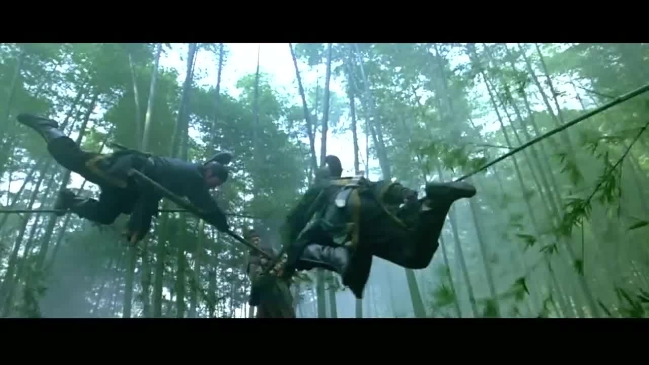 张艺谋《十面埋伏》竹林决战,无论摄影技巧还是色彩搭配都绝对可