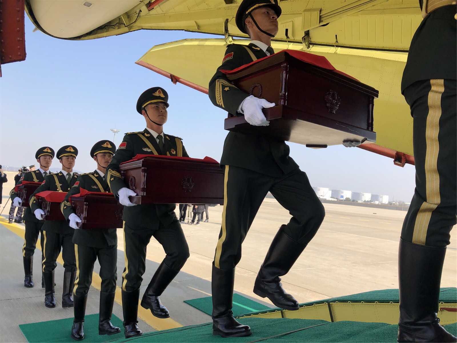 组图|第六批在韩中国志愿军烈士遗骸今日回国