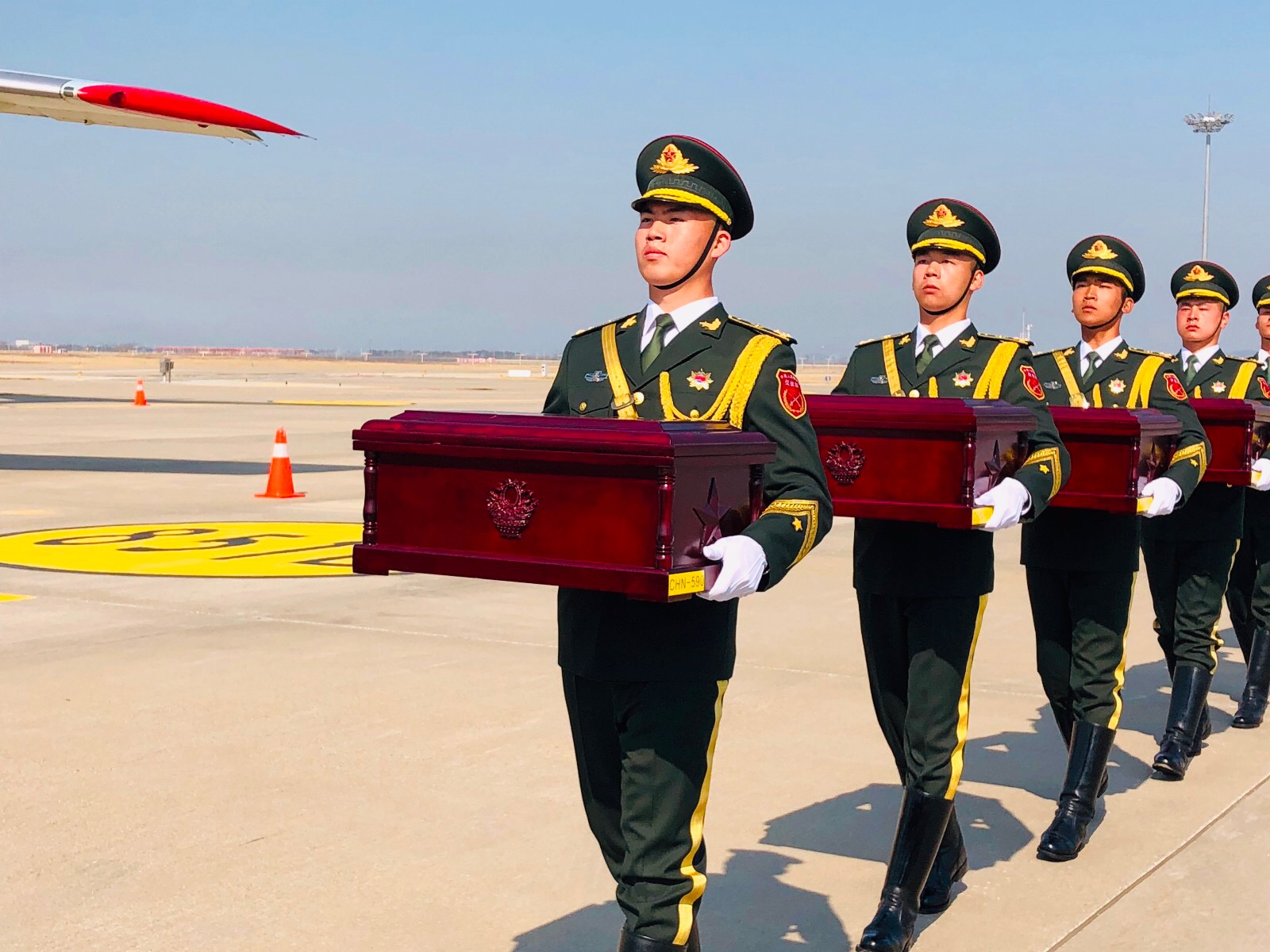 组图|第六批在韩中国志愿军烈士遗骸今日回国
