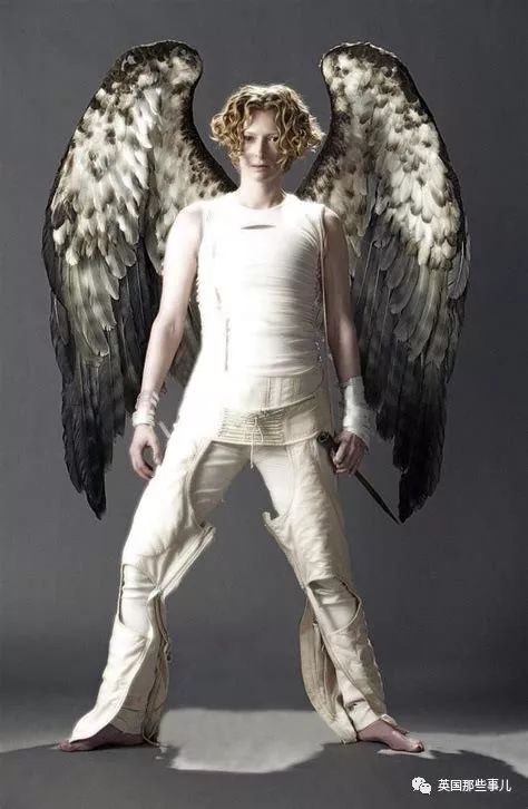 自媒体 正文 有人说她是女神,说她攻气十足分分钟让人想要弯成回形针