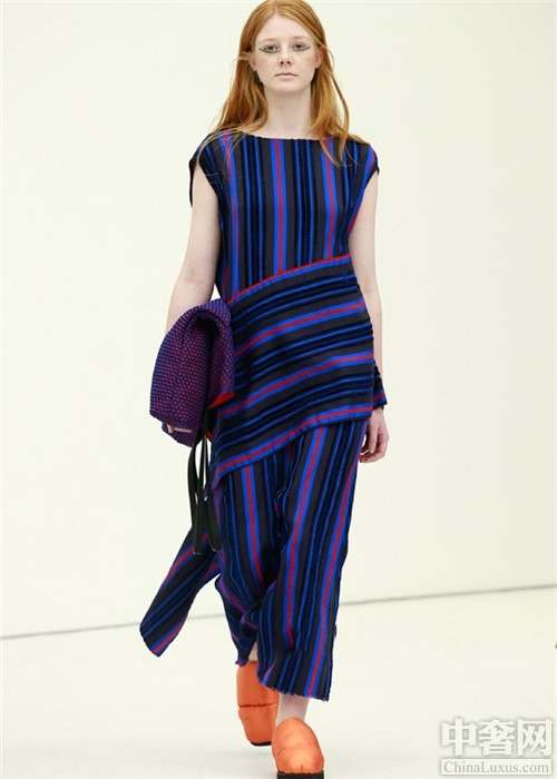 aum 2018秋冬女装 风格简单有气质