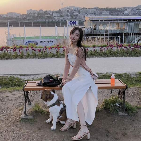 韩国美女模特金度妍福利美照肤白貌美清纯可人