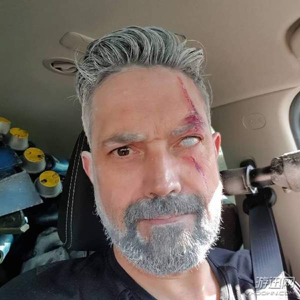 中年大叔cos《守望先锋》莱因哈特 "老男人"魅力尽显