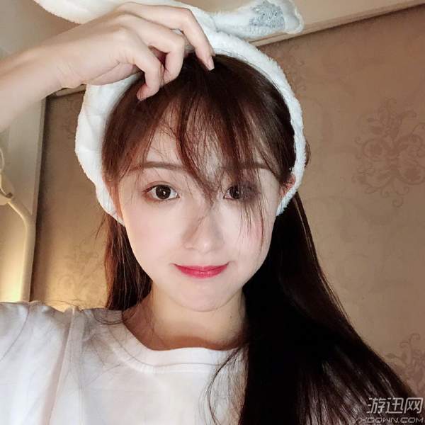 女神周二珂晒十七岁青涩照 网友:真是个漂亮的男孩子