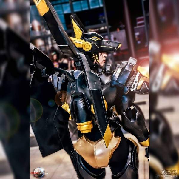 美女cos《守望先锋》法老之鹰 小姐姐霸气十足超有范