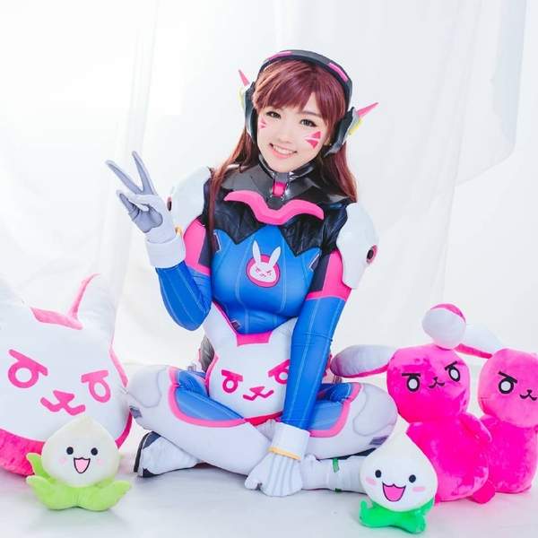 韩国妹子cos《守望先锋》d.va 俏皮可爱,泳装撩人
