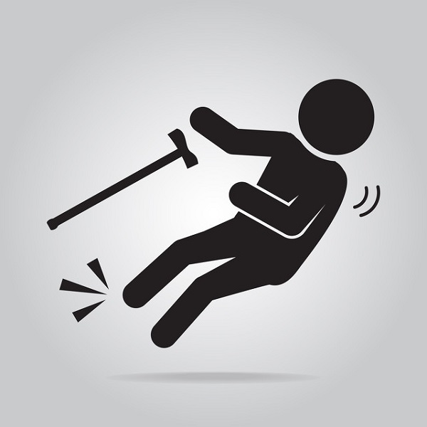 上海好心人老人摔倒路边后脑勺出血银行员工紧急救助