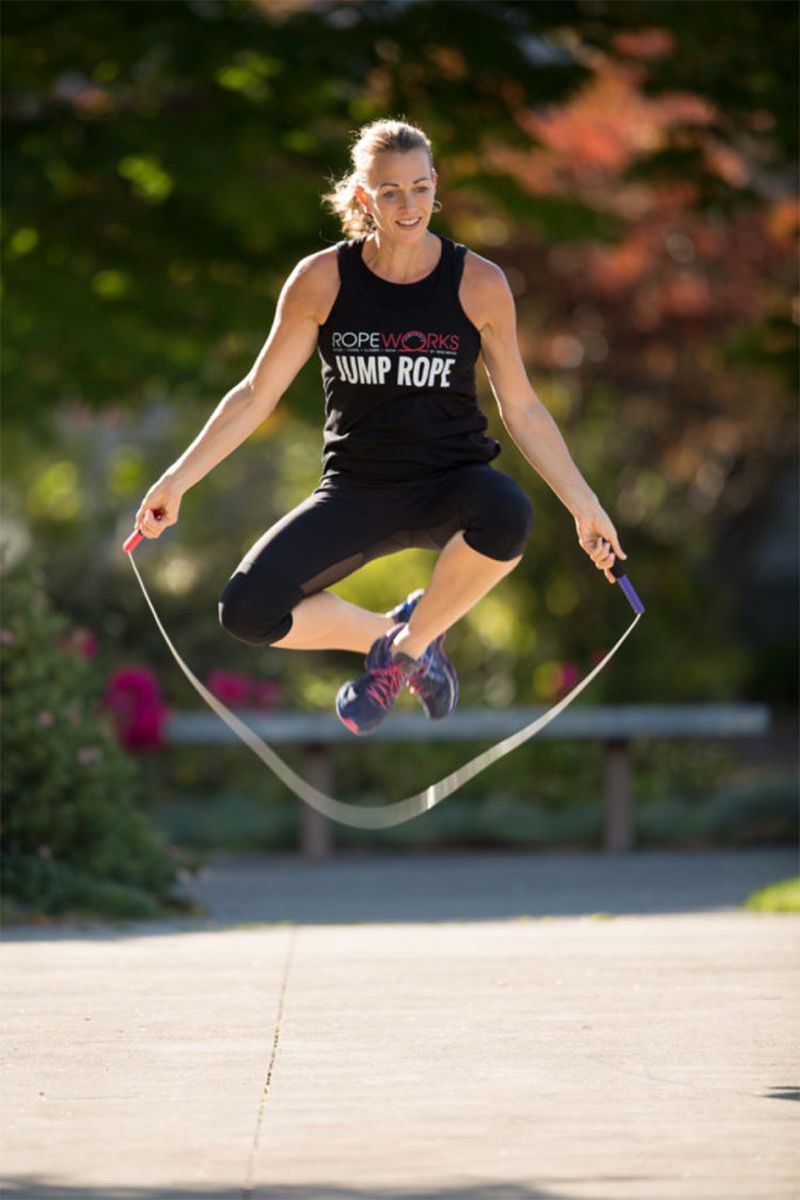 跳绳减肥瘦得快7个细节不伤膝盖