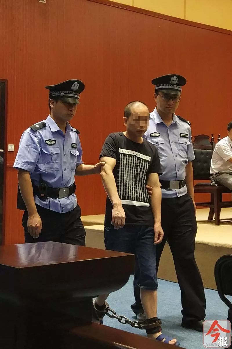 开房亲热后男子持刀捅死情人,事发前