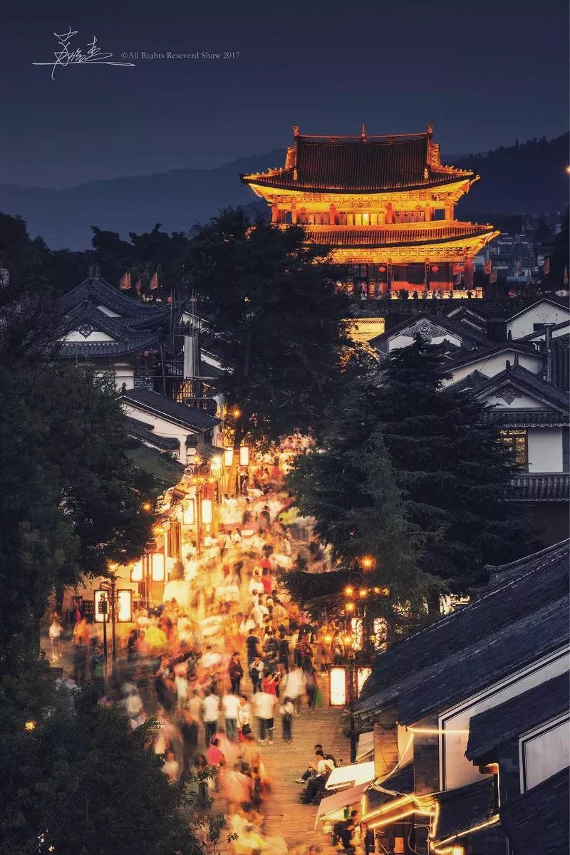 希远scnu边吃边欣赏现实版千与千寻的模样跟着人流拾阶而上去九份08