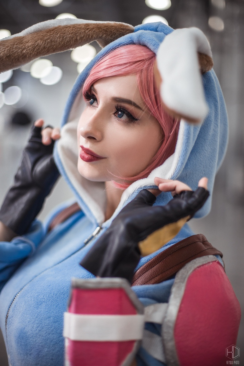 俄罗斯漫展现场cos美图 满屏大长腿美女让人心动不已