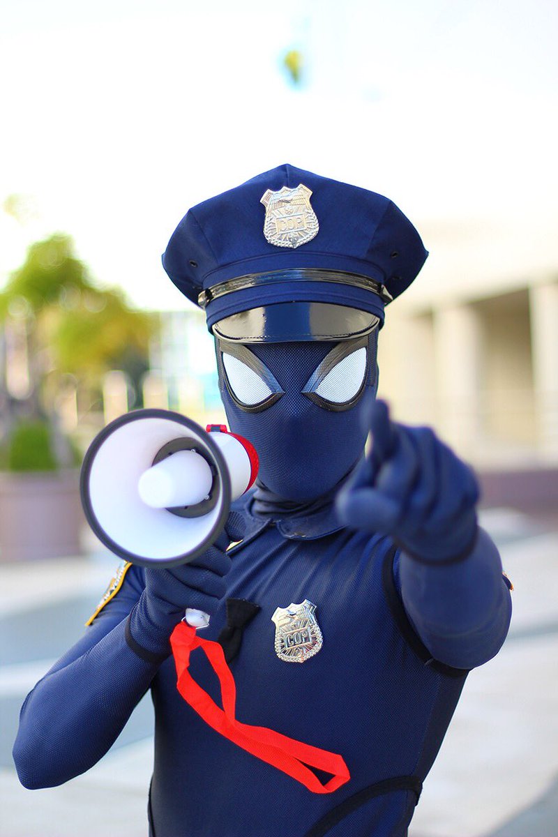 国外小伙cos蜘蛛侠蜘蛛警察姿势不雅口味独特