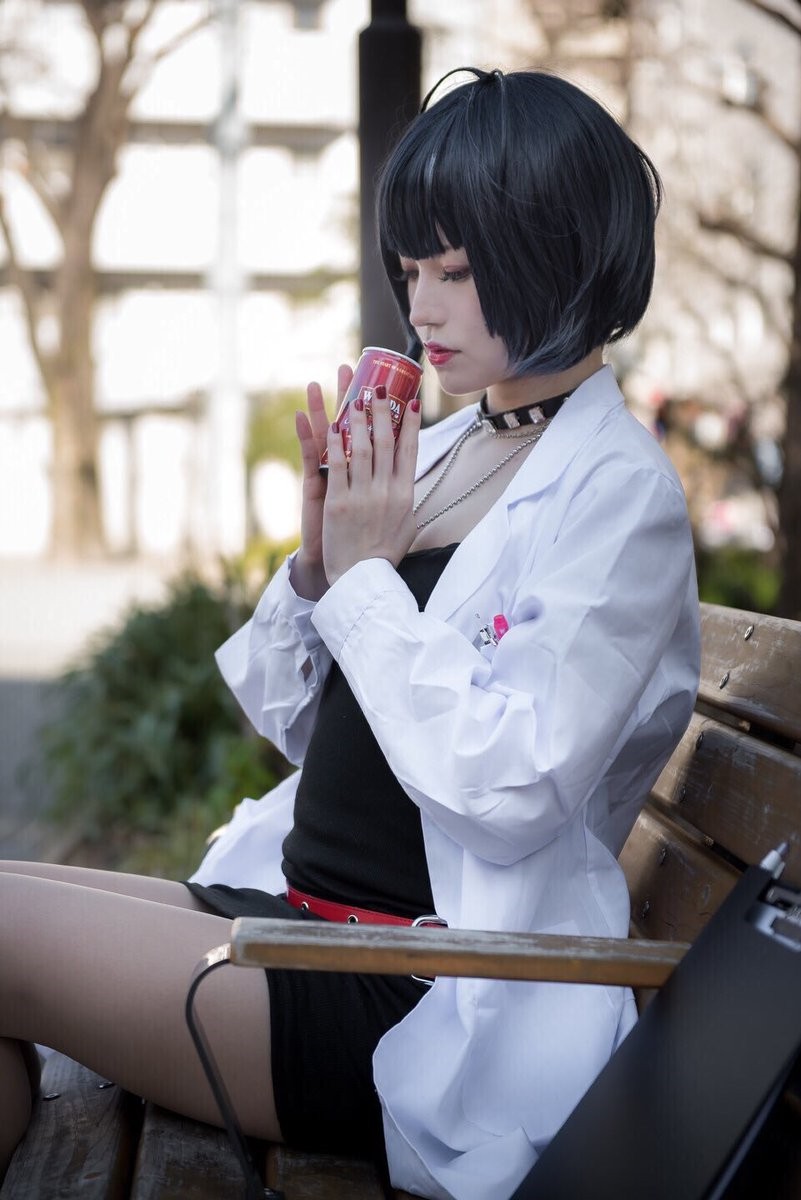 国外美女Cos《女神异闻录5》医生武见妙 性感神还原_新浪游戏_手机新浪网