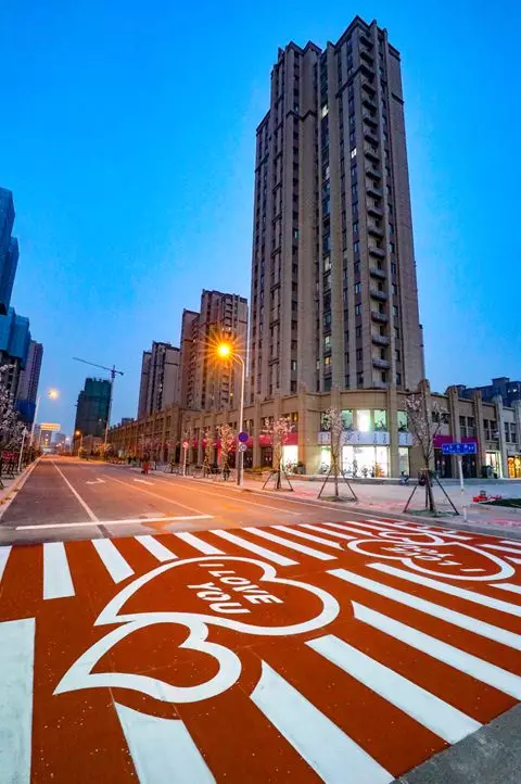 爱情斑马线现身徐州