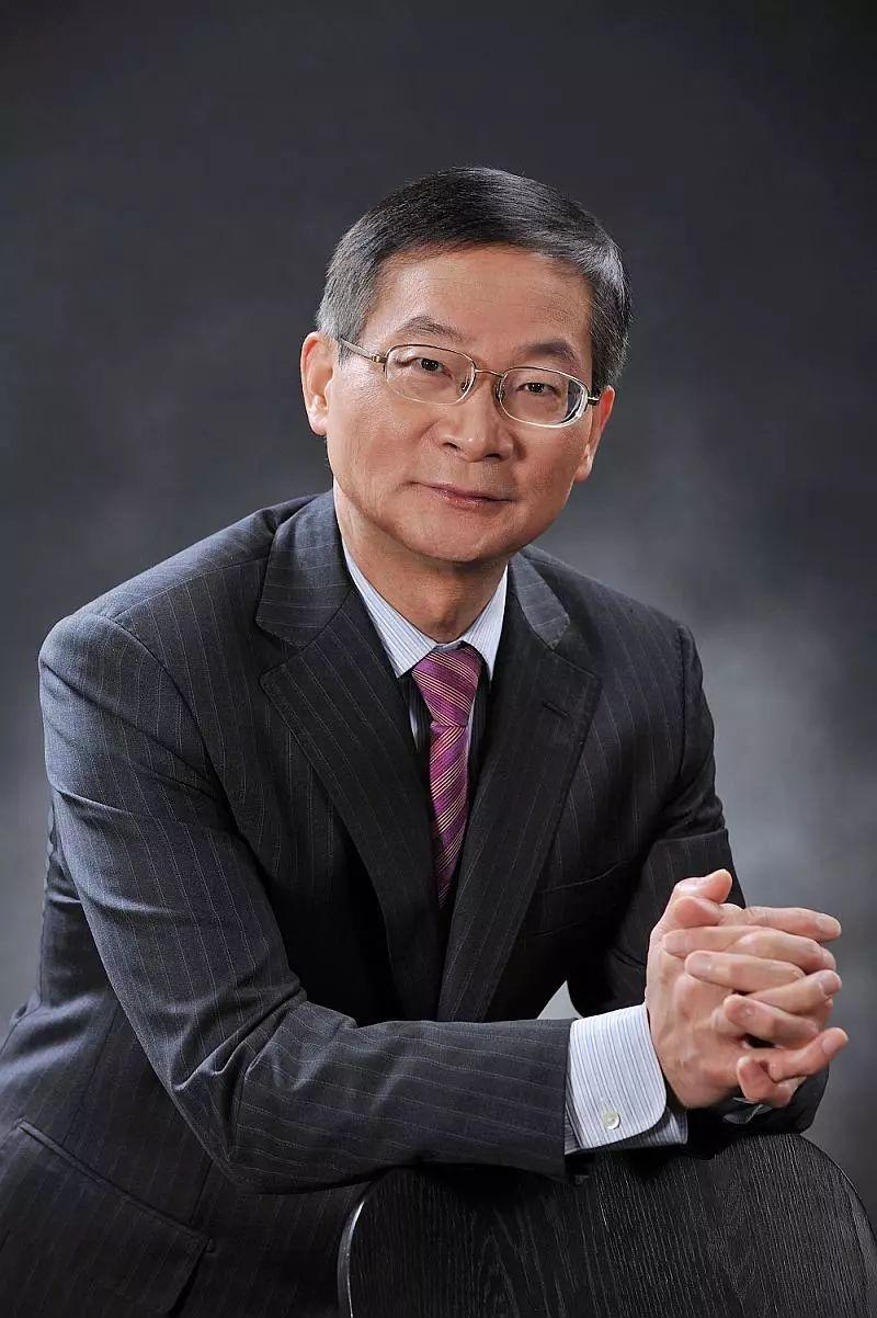 新一批上海市政府参事受聘姜平为参事室主任