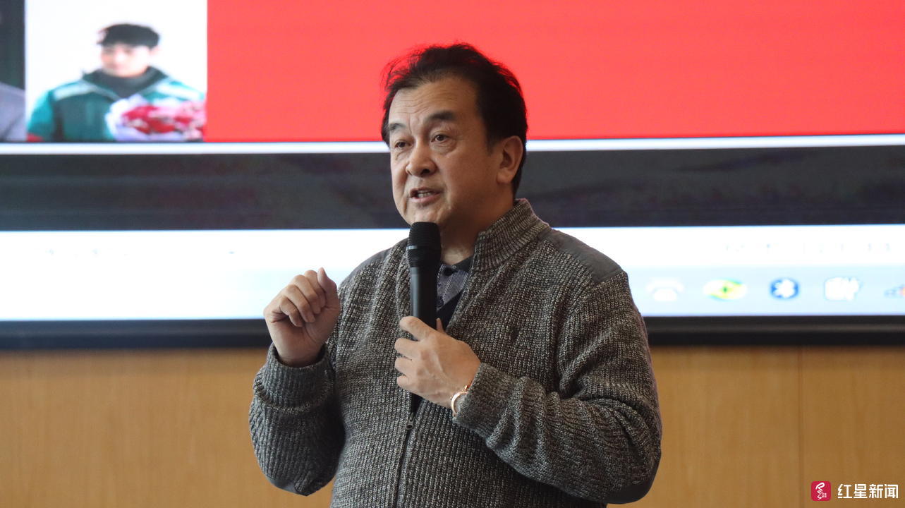 中国-东盟艺术学院聘请黄宏为影视与动画学院特聘院长