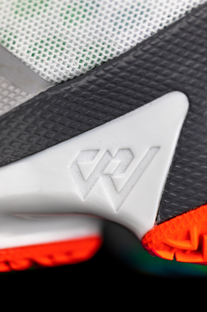 威少最新战靴第一时间开箱!上脚「更轻更凶猛」!