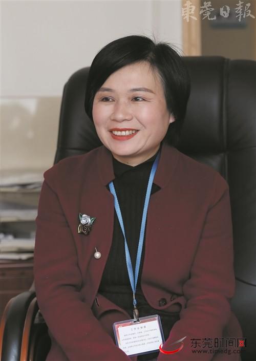 东莞市人大代表吕琦玲:为更好履职学粤语|医疗|人大代表|粤语_新浪新闻