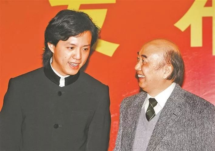 关注丨他是站在李云迪,陈萨,张昊辰.背后的"钢琴教父"