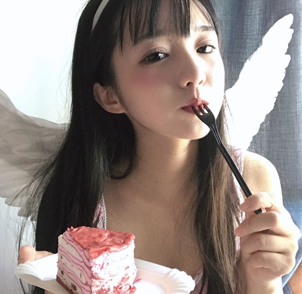 这个单眼皮00后逆天了ko所有高鼻梁大眼睛网红