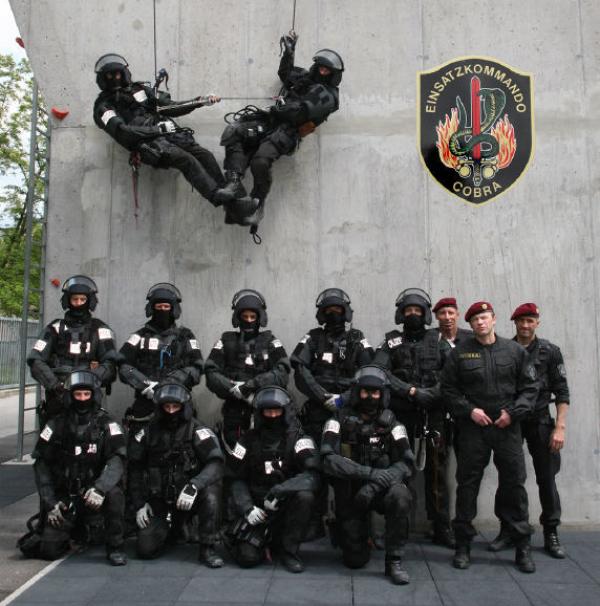 53岁奥地利女外长大婚请普京喝喜酒奥出动眼镜蛇特种部队