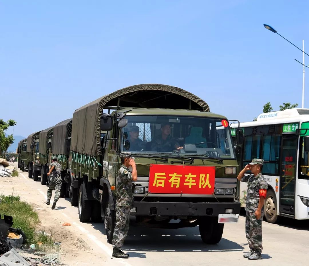 这是汽车兵的路考途经16个乡镇行驶84万公里