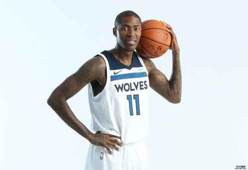 都知道杜兰特保罗安东尼没打过替补那么在NB