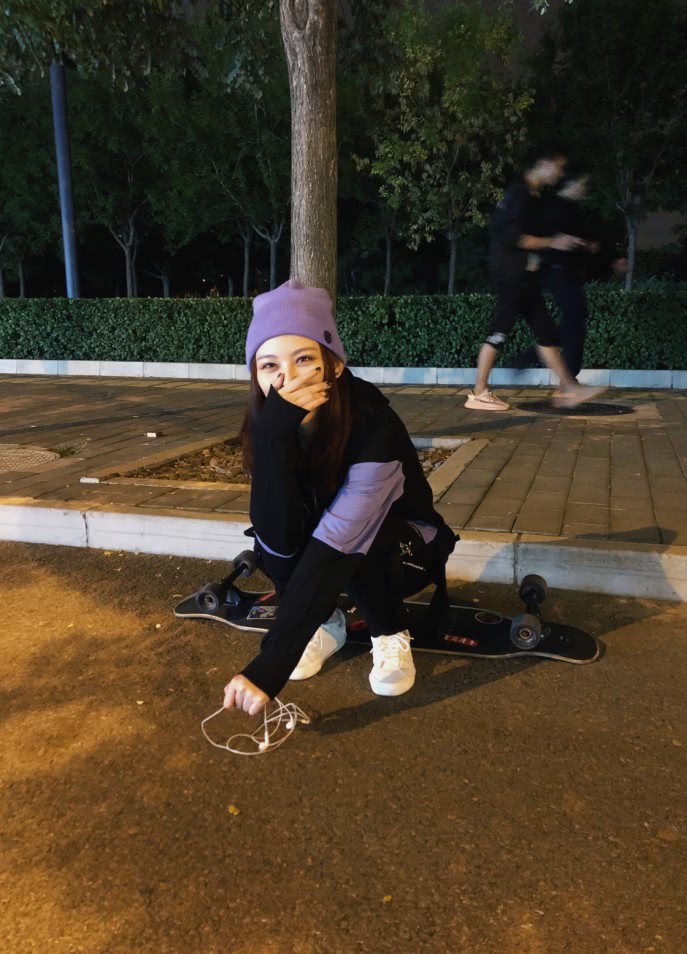 还记得唐人街探案kiko吗如今换上卫衣那刻我恋爱了