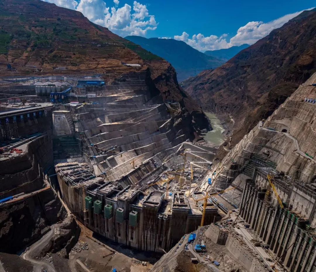 白鹤滩水电站工程建设全貌 黄正平 摄讲述者们以摄影作品独特的视角