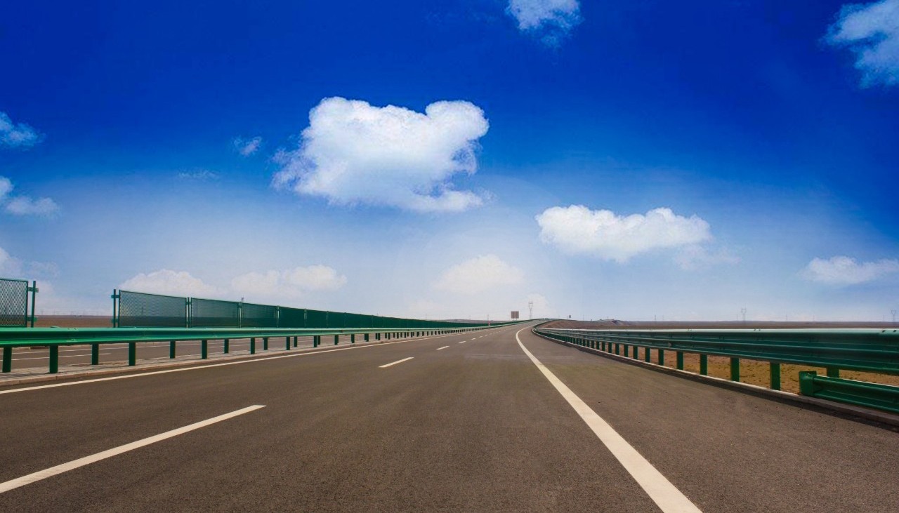 内蒙古荣乌高速棋盘井至乌海段正式通车图