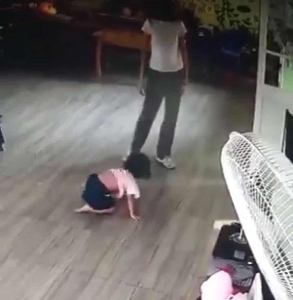 广州增城通报幼儿园老师打骂女童20岁女教师已被刑拘